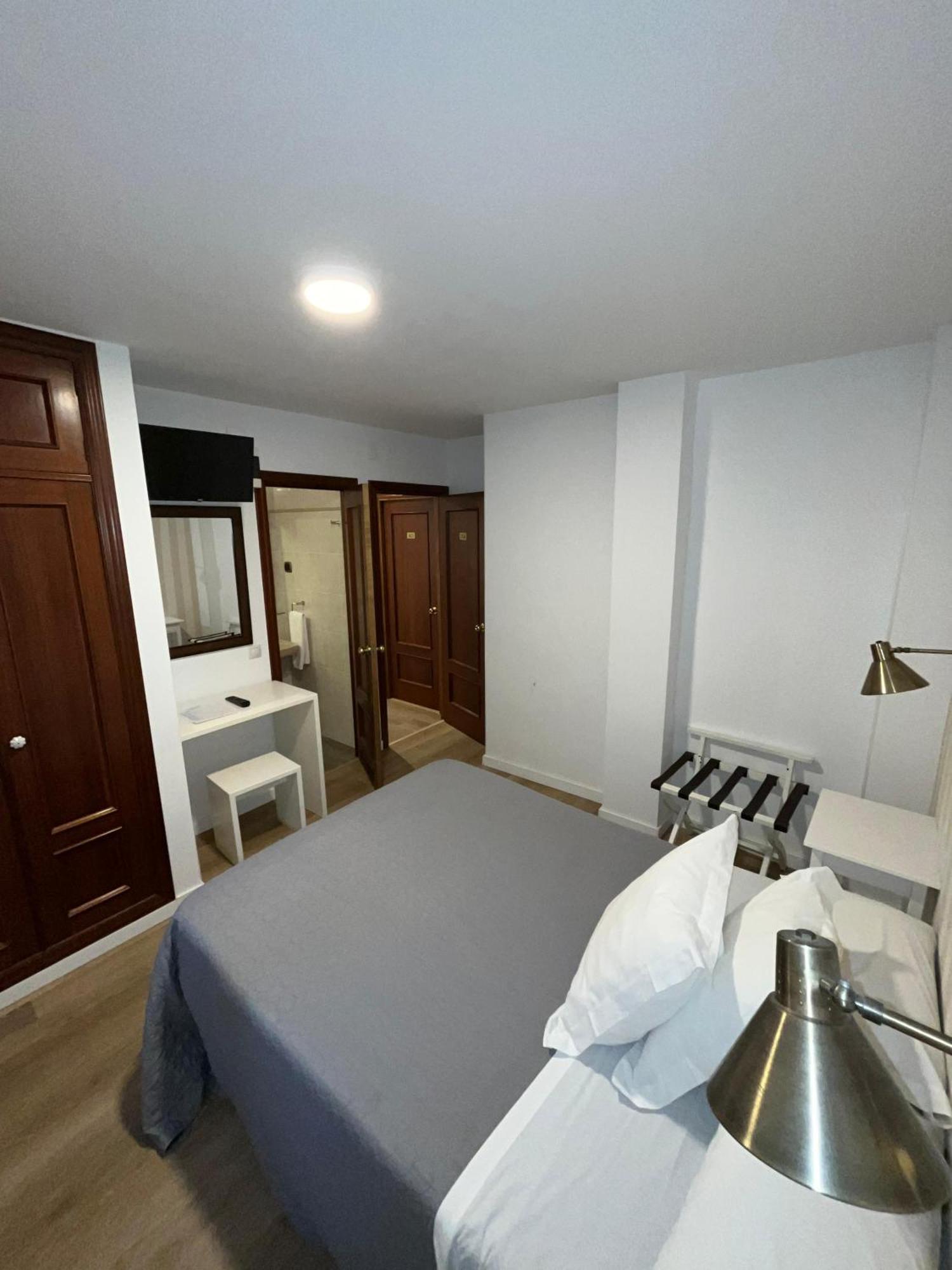 Hotel Ovetense Овьедо Экстерьер фото
